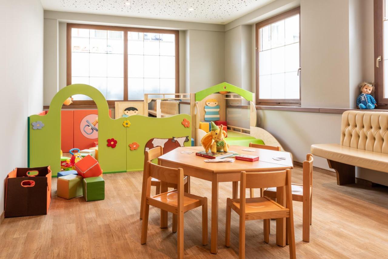 Family Hotel Posta Santa Cristina Val Gardena 외부 사진