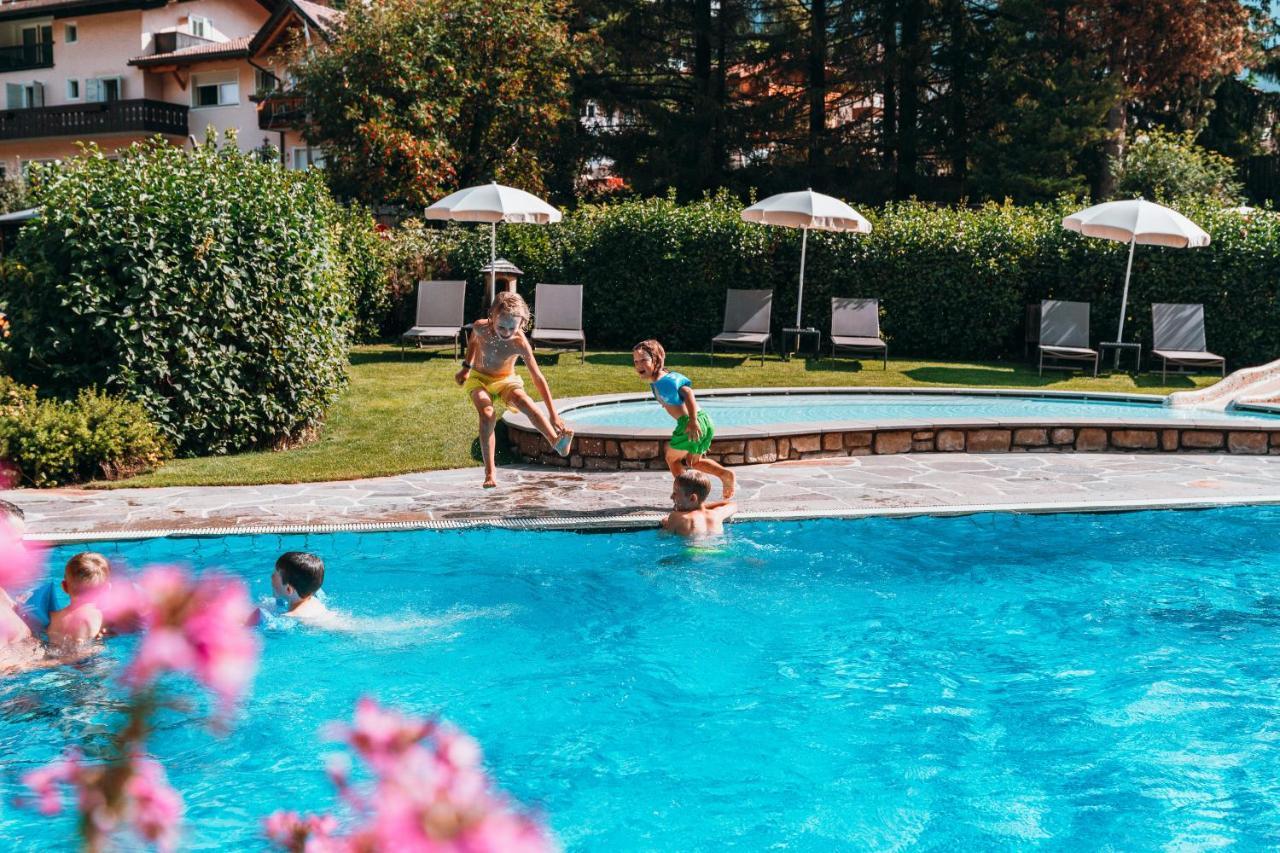 Family Hotel Posta Santa Cristina Val Gardena 외부 사진