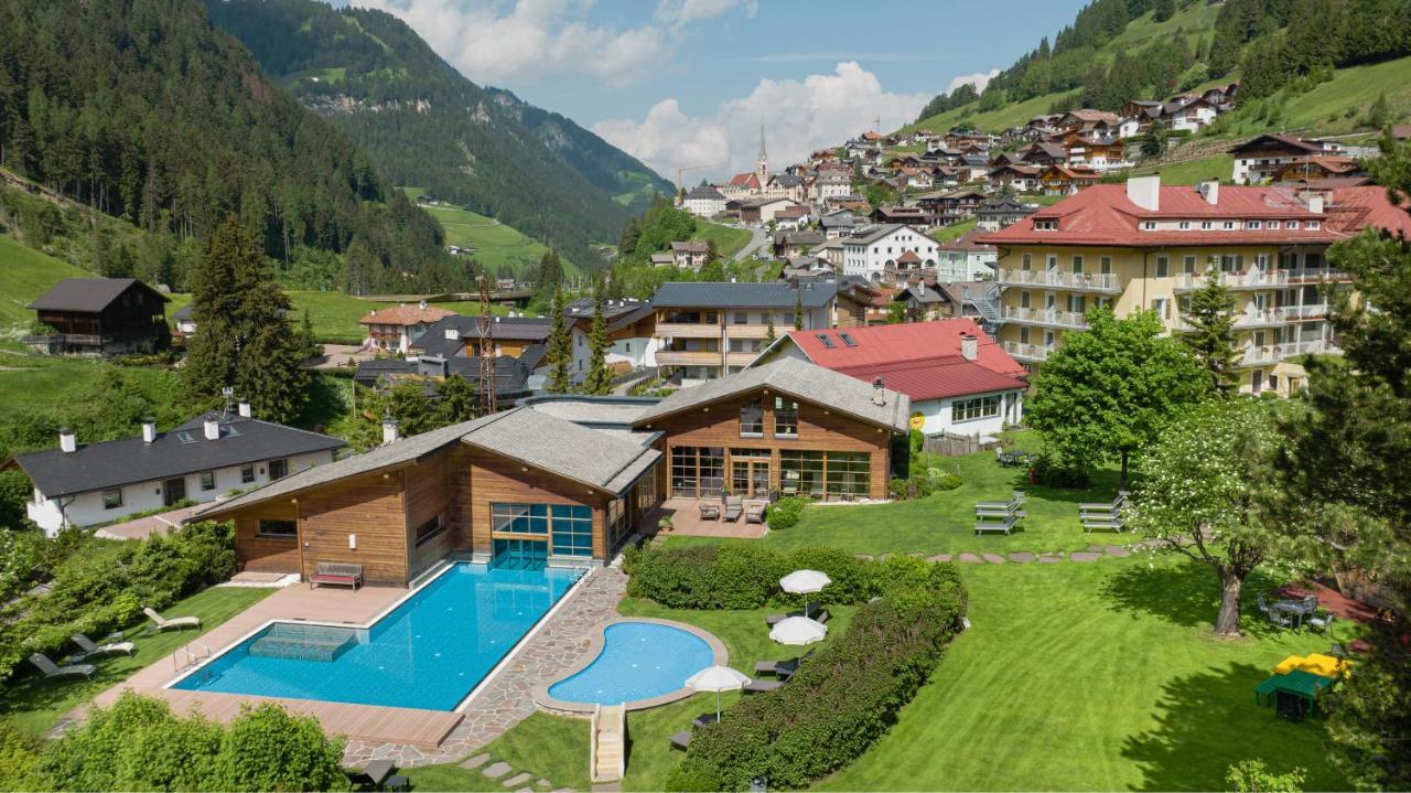 Family Hotel Posta Santa Cristina Val Gardena 외부 사진